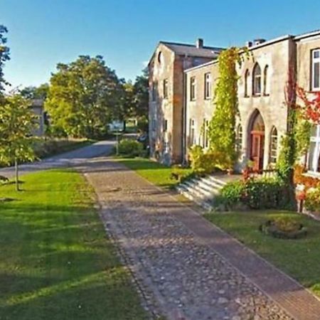 Apartamento Gutshaus Schwarzenhof Dargun Exterior foto