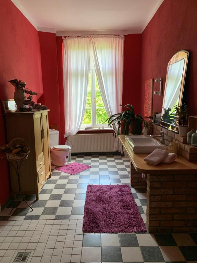 Apartamento Gutshaus Schwarzenhof Dargun Exterior foto