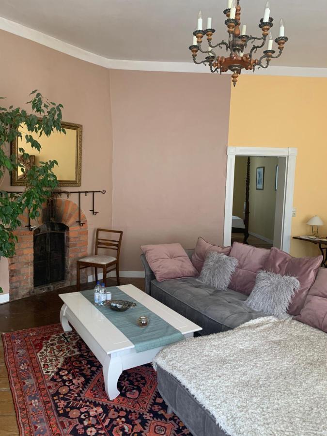Apartamento Gutshaus Schwarzenhof Dargun Exterior foto