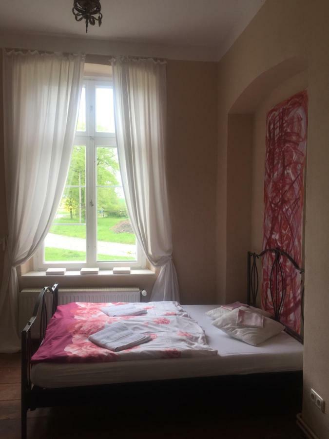 Apartamento Gutshaus Schwarzenhof Dargun Exterior foto