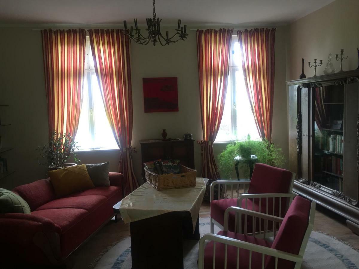 Apartamento Gutshaus Schwarzenhof Dargun Exterior foto