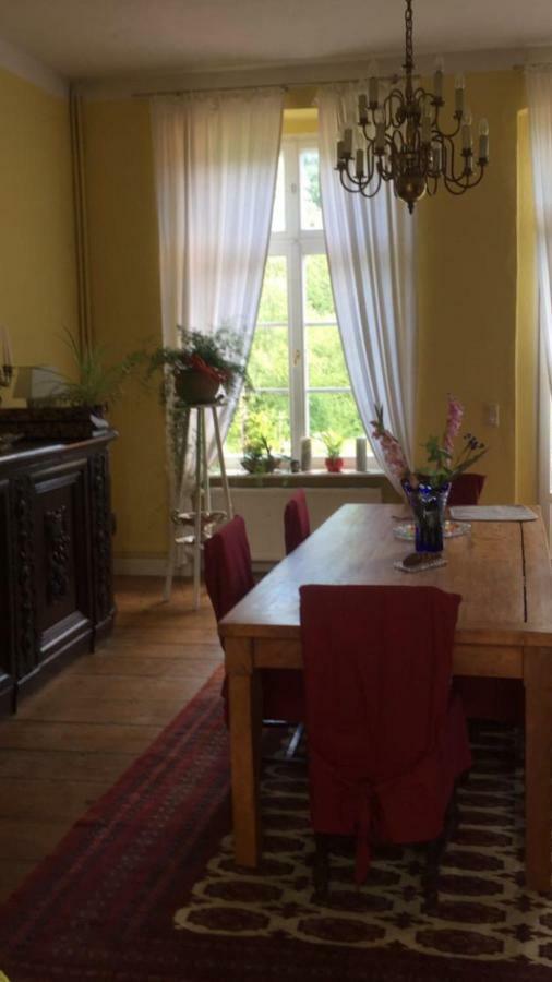 Apartamento Gutshaus Schwarzenhof Dargun Exterior foto