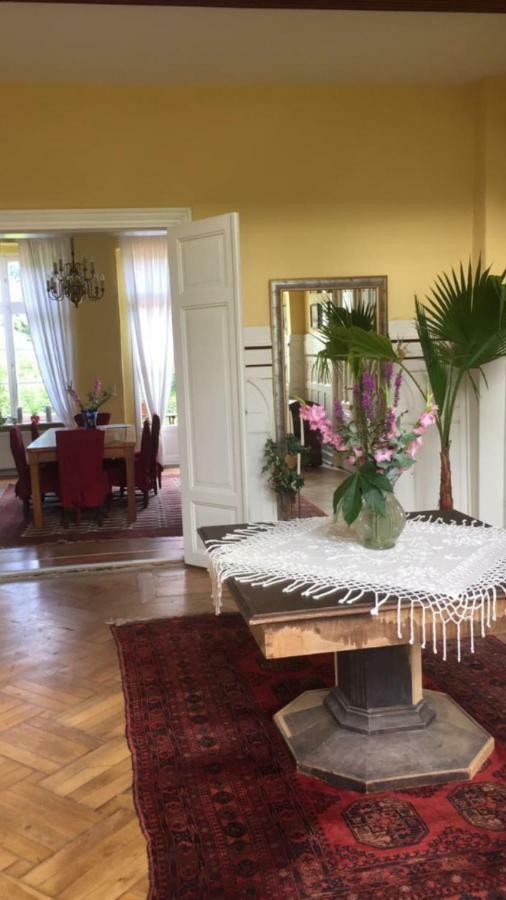 Apartamento Gutshaus Schwarzenhof Dargun Exterior foto